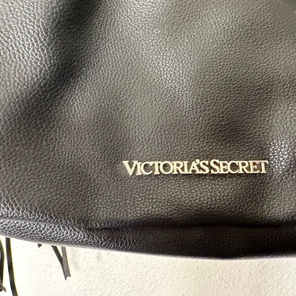 Victoria secret black fringe bucket backpack - Picture 8 of 16